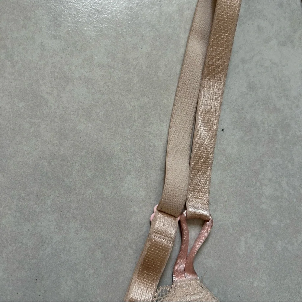 Elegant Lace Underwire Bra - Tan - Picture 5 of 10